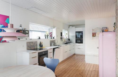 Torshavn Villa | Stylish Central 4-Bedroom House with Hot Tub, Sauna and Garden