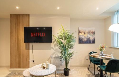 Leeds City Center Apartment | Stylish Central Leeds Apartment with Free Parking