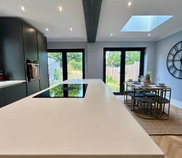 Norwich House | Stylish Central Norwich Stay Sleeps 6 Free Parking