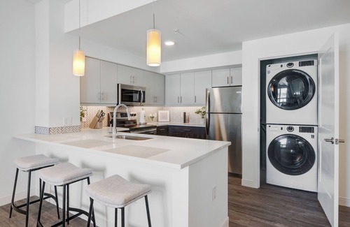 City Center Apartment | Stylish & Clean-1 Bedroom Apartment Downtown RVA-Gym, Pool & Parking