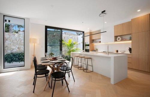 Burraneer House | Stylish Coastal Retreat Near Cronulla Beach