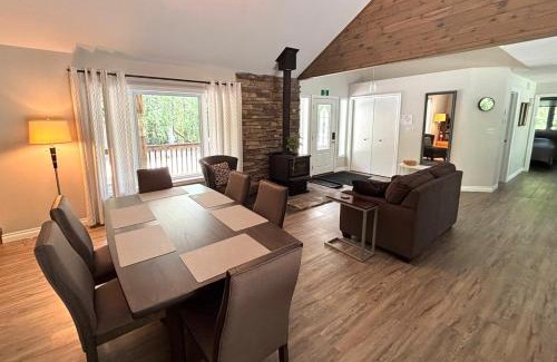 Lion's Head House | Stylish Cottage Near Lake Huron With Hot Tub
