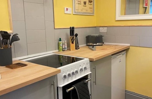Winforton Cottage | Stylish Cottage with Secure Parking near Hay on Wye