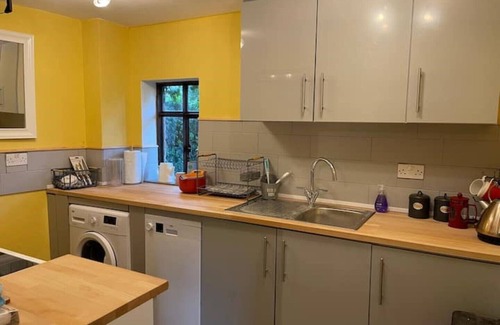 Winforton Cottage | Stylish Cottage with Secure Parking near Hay on Wye