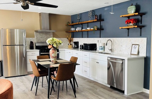 Missouri City House | Stylish Cozy 2-bedroom Duplex in enjoyable Stafford with WiFi, AC, Smart TVs