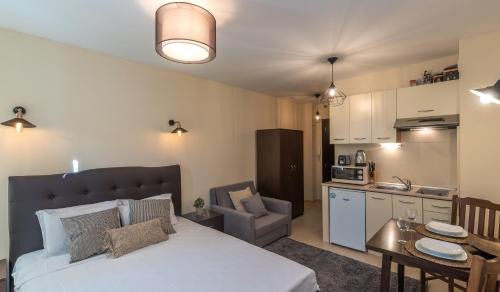 Shiligarnika Apartment | ★ Stylish & Cozy Studios in Valentina Heights Boutique Hotel ★