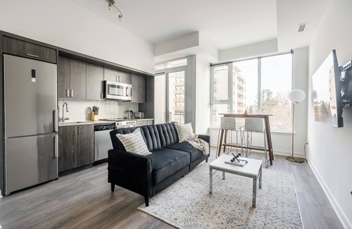 Mount Pleasant East Apartment | Stylish Downtown Condo, close to all amenities and transit