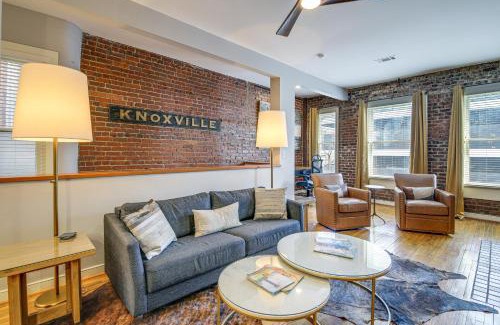 Downtown Knoxville Apartment | Stylish Dtwn Knoxville Condo with Rooftop Deck!