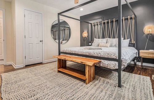 Dundee-Happy Hollow Historic District House | Stylish Dundee Home 4min UNMC, 15min CHI Center