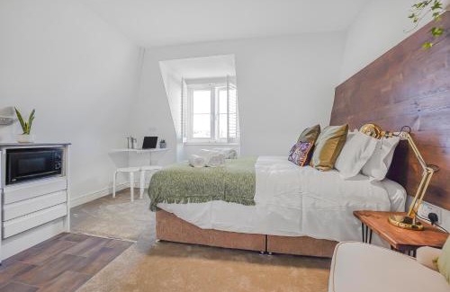 Folkestone Apartment | Stylish Eco Aparthotel in Folkestone Studios with Kitchenettes - Perfect for Contractors and Holiday Makers