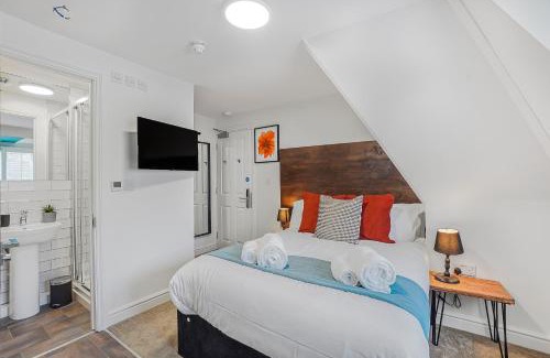 Folkestone Apartment | Stylish Eco Aparthotel in Folkestone Studios with Kitchenettes - Perfect for Contractors and Holiday Makers