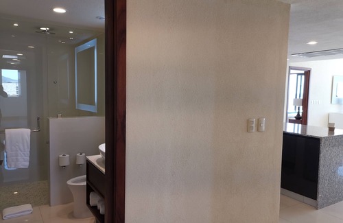 Santa Rosa Resort | Stylish family-size condo at resort