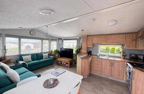 Padstow Other | Stylish Family Friendly 3-Bed Caravan Escape at Seven Bays Park