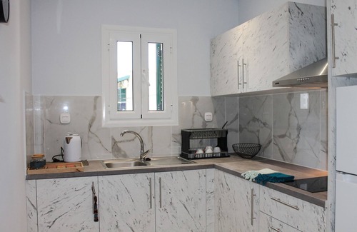 Kassiopi Apartment | Stylish First Floor Two Bedroom Flat in Kassiopi With Breakfast