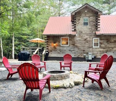 North Creek Ski Chalet | Stylish Forest Lodge with Large Hot Tub, Firepit and Fireplace minutes to Gore Mountain