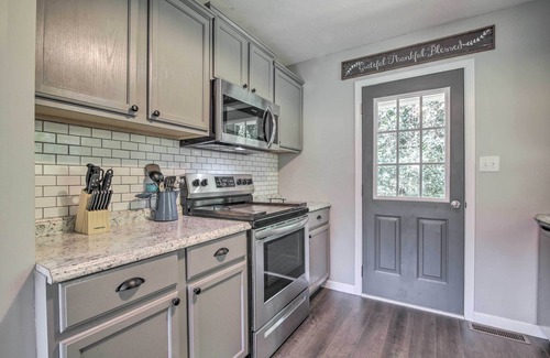 Fort Payne House | Stylish Fort Payne Retreat: Hike & Rock Climb