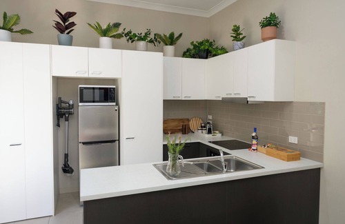 Golden Point Cottage | Stylish French-themed cottage, perfect for a relaxing getaway, Centrally Located