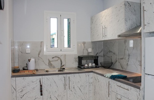 Kassiopi Apartment | Stylish Gound Floor Two Bedroom Flat in Kassiopi With Breakfast