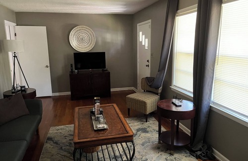 Albany House | Stylish Home awaits your stay