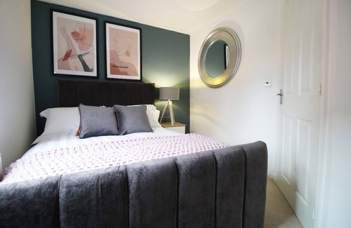 Penylan House | Stylish House in Wales Sleeps 8 by PureStay Short Lets