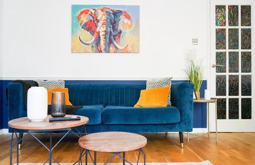 Putney Apartment | Stylish House Sleeps 9 With Garden in Putney