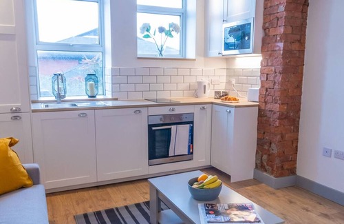 Salford Apartment | Stylish Immaculate New Apartment Near Salford Quays By Pillo Rooms