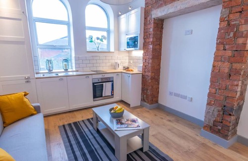 Salford Apartment | Stylish Immaculate New Apartment Near Salford Quays By Pillo Rooms