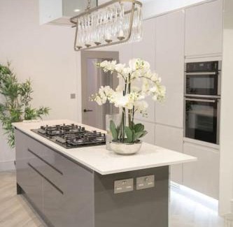 Lewisham House | Stylish King Size Room in Modern Renovated House