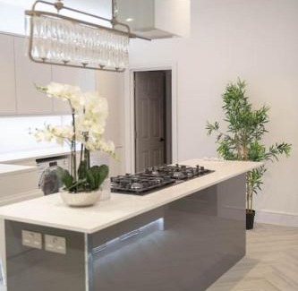 Lewisham House | Stylish King Size Room in Modern Renovated House