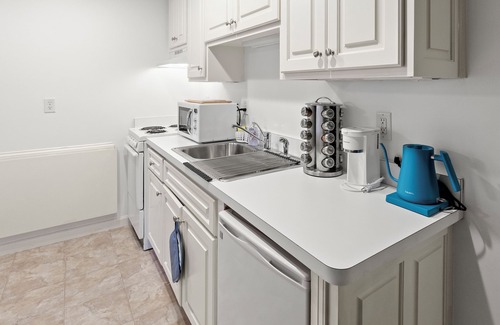Atlanta House | Stylish Living in Atl: Your Urban Retreat Awaits by Deity Villas