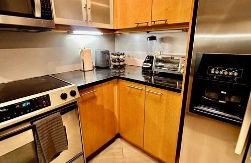 Atlantic Station Area Apartment | Stylish loft, centered in the heart of Atlantic station.