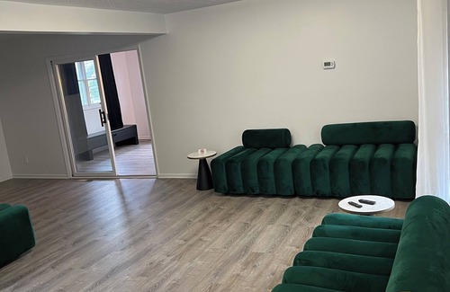 West Akron Apartment | Stylish loft. Perfect for both travelers & event planners, alike!