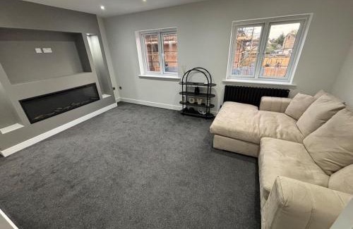 Peterborough Apartment | Stylish London Road 2BR flat - FREE parking