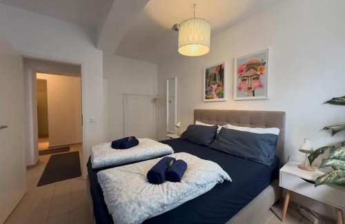 Weissensee Apartment | Stylish Mini Loft for 4 - Free Public Parking