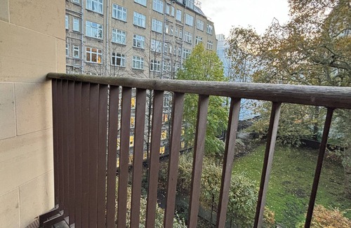 Castle Baynard Apartment | Stylish & Modern 1BD Flat - Chancery Lane!