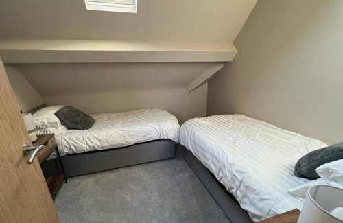 Wallasey Apartment | Stylish Modern Apartment lovely River Views