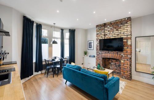 Grangetown Apartment | Stylish modern apartment near the city centre with nearby off-road parking