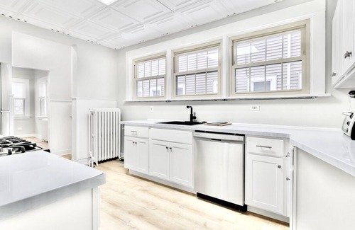 Front Park Apartment | Stylish & Modern Getaway Near Downtown Buffalo!