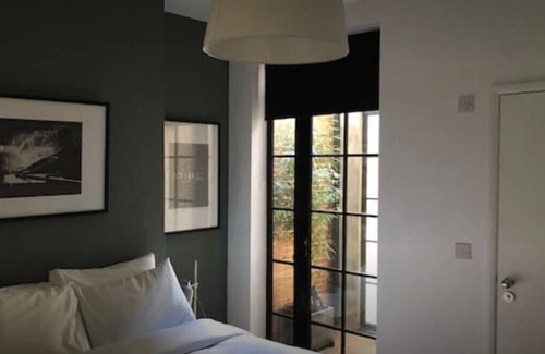 Stockwell Apartment | Stylish Newly Refurbished 2 Bedroom Flat With Terrace
