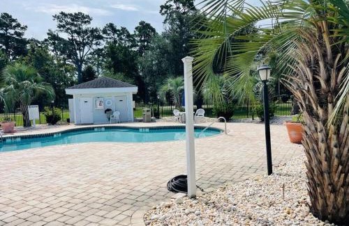 Central Myrtle Beach Apartment | Stylish newly renovated condo on the golf course