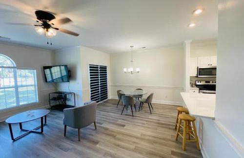 Central Myrtle Beach Apartment | Stylish newly renovated condo on the golf course