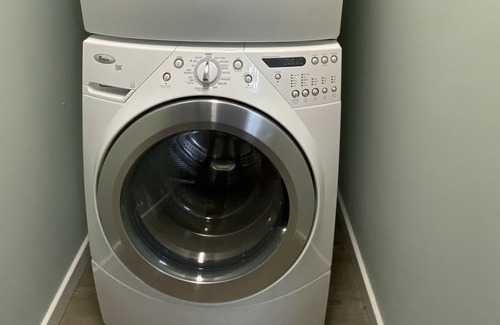 Columbia House | Stylish Newly Renovated...