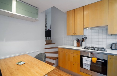 St. Helen's Apartment | Stylish Notting Hill City Pad