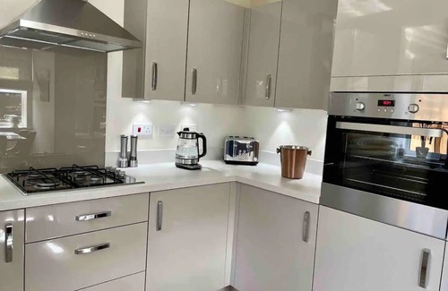 Buxton House | Stylish Peak District Home From Home with Hot Tub & Games Room