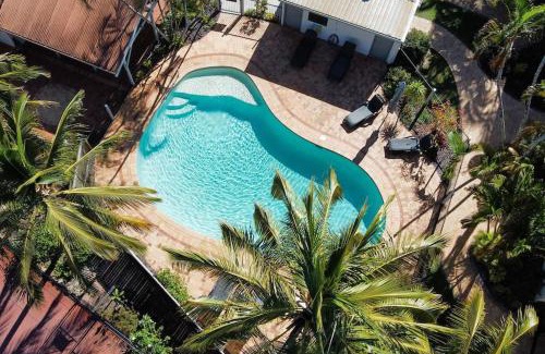 Noosaville Apartment | Stylish Poolside Villa, Noosa