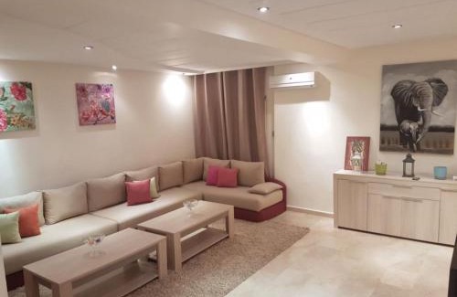 LA GIRONDE Apartment | Stylish Property Perfect for Business & Leisure Trips