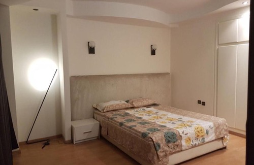 LA GIRONDE Apartment | Stylish Property Perfect for Business & Leisure Trips