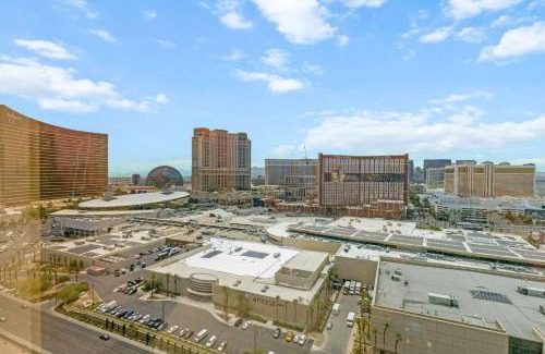 Las Vegas Apartment | Stylish Renovated Studio at Trump Tower