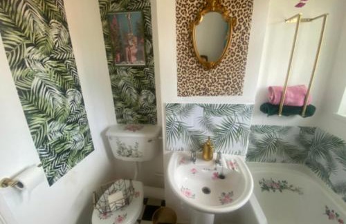 Stratford-upon-Avon Apartment | stylish Romantic getaway apartment