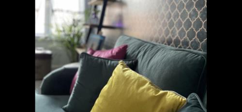 Perth House | Stylish Scottish House with garden and parking